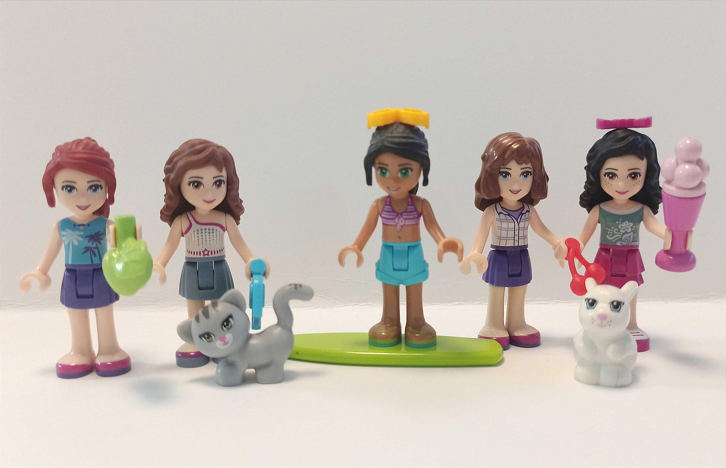 LEGO® Sortiment 5x Friends Minifiguren mit Zubehör - Peer Online Shop